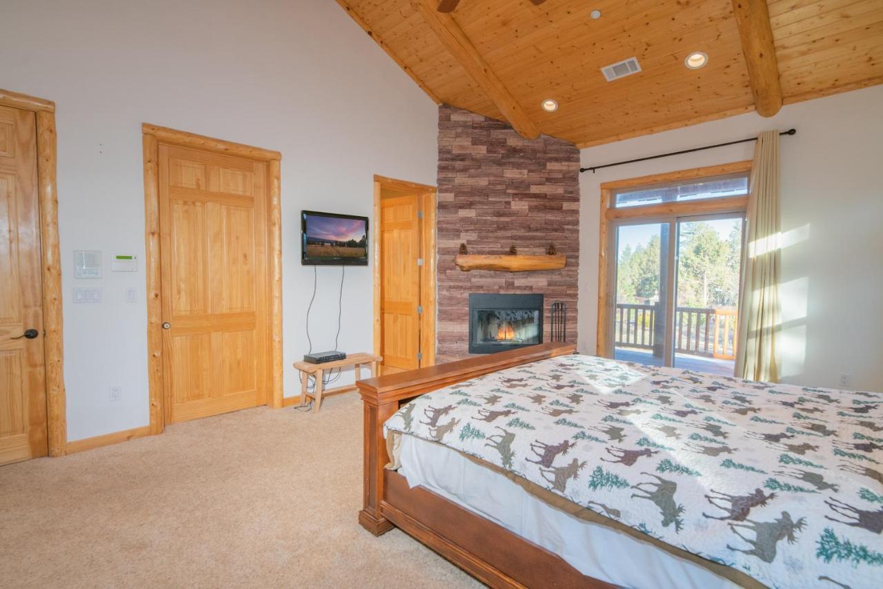 Meadowbrook Estates Ranch - Great Location, Great Lodge, Great Experience! Hot Tub And More! Big Bear City Exterior photo