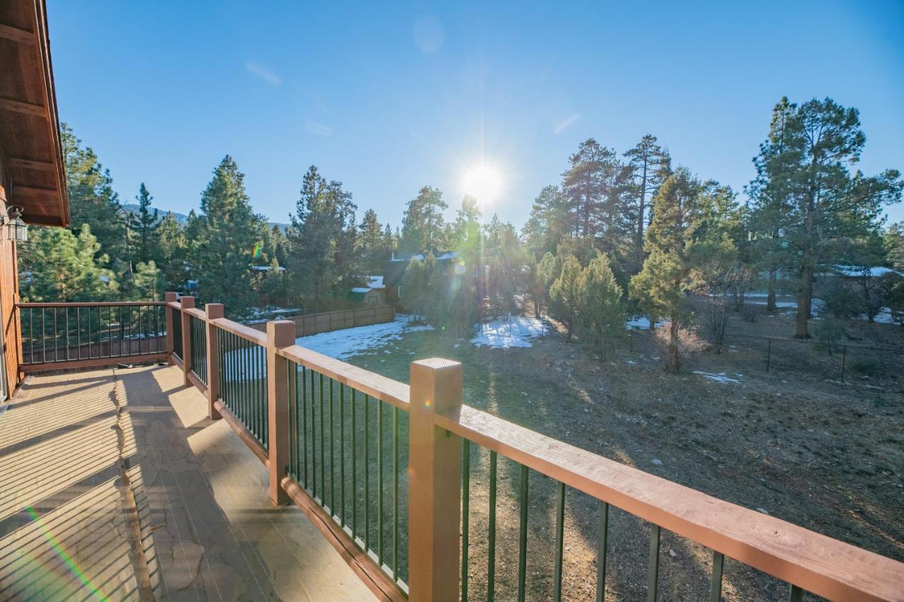 Meadowbrook Estates Ranch - Great Location, Great Lodge, Great Experience! Hot Tub And More! Big Bear City Exterior photo